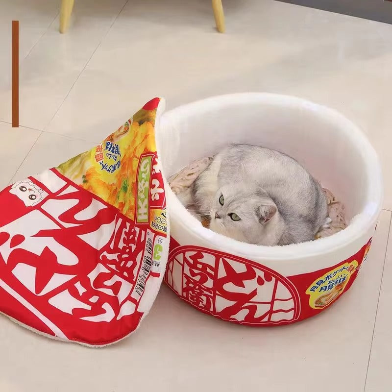 "Super Large Instant Noodle Pet House - Cozy Kennel for Dogs and Cats"
