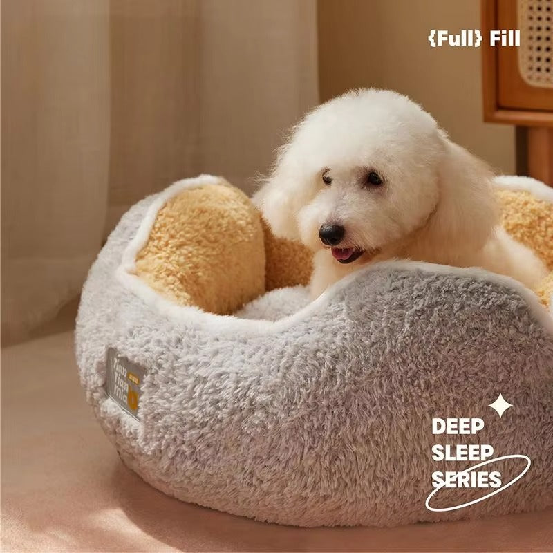 "Super Cozy Long Plush Cat Bed - Ideal for Cats & Small Dogs"