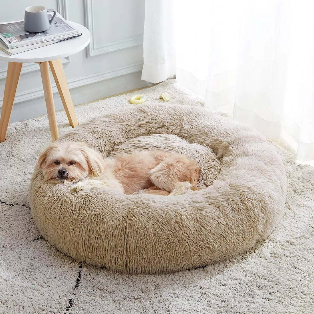 "Super Cozy Long Plush Cat Bed - Ideal for Cats & Small Dogs"