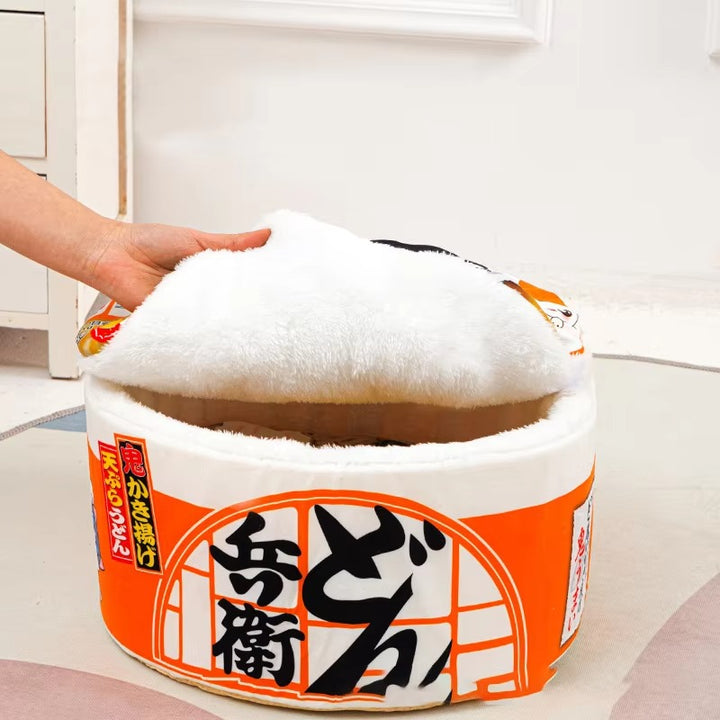 "Super Large Instant Noodle Pet House - Cozy Kennel for Dogs and Cats"
